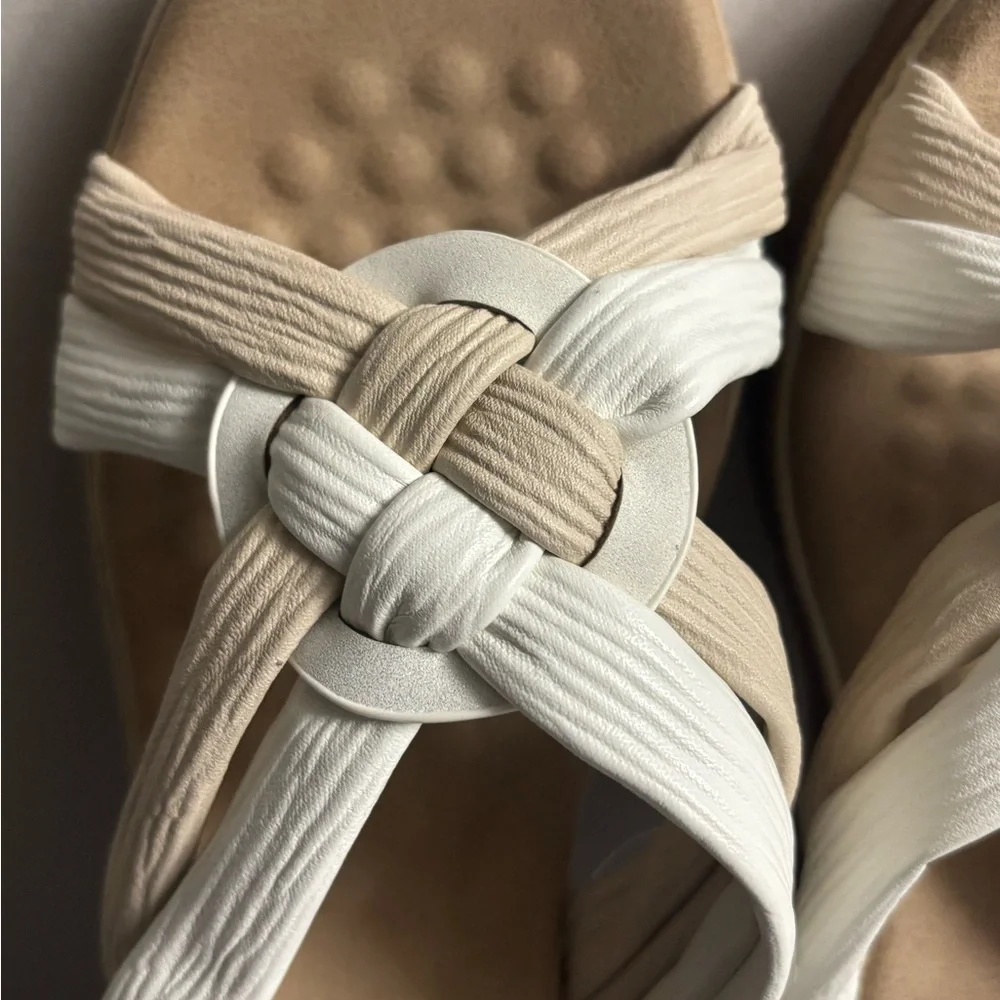 Good Choice Caro White Wedge Sandals brand new #12